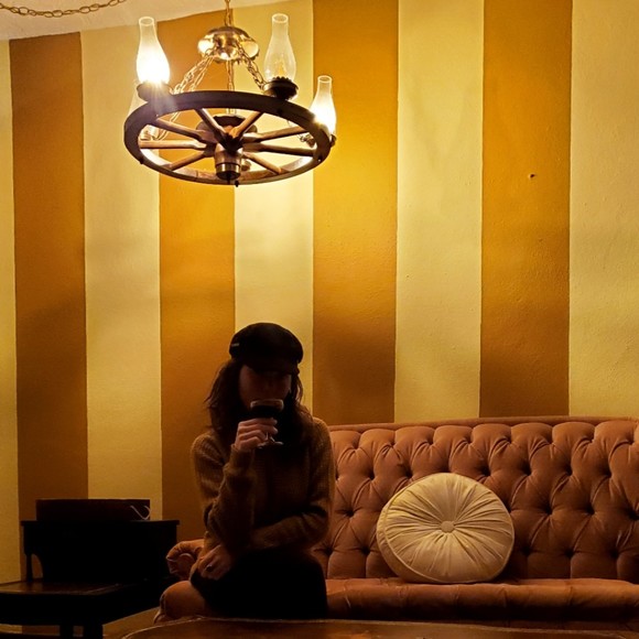 Meet your Posher, Jillian - Picture 1 of 1